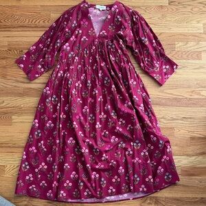 LIVRO V-Neck Maxi Dress